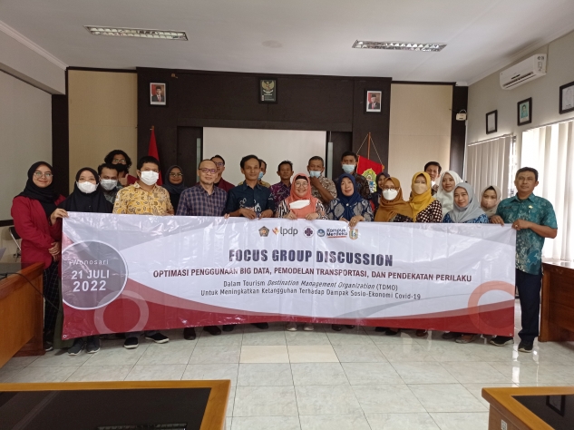 Focus Group Discussion Tim Riset Universitas Janabadra dengan Dinas Pariwisata Kabupaten Gunungkidul